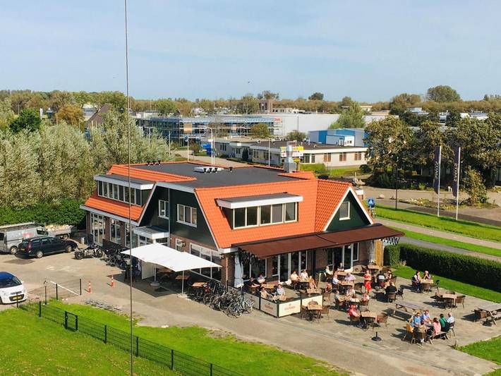 B&b voor 2 personen, with Terras and Tuin as well as Uitzicht in Uitgeest