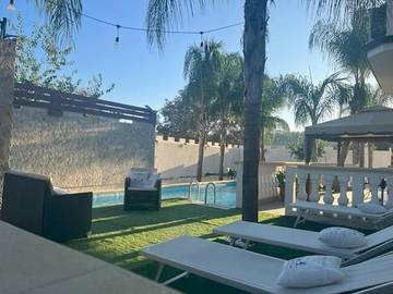 Gîte pour 2 personnes, avec terrasse et jardin ainsi que jacuzzi et piscine à Bianco (homonymie)