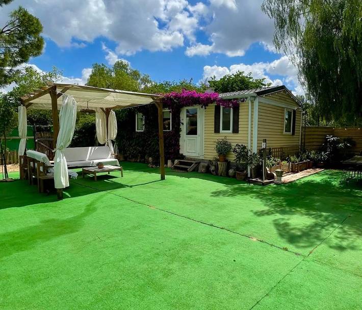 Apartamento para 4 personas, con Jacuzzi y Terraza además de Jardín y Piscina en Alcalá de Guadaíra
