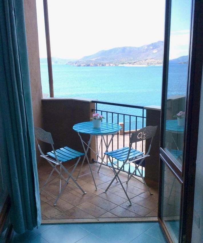 Appartamento per 4 persone, con Balcone e Terrazza nonché Piscina e Panorama a Teulada