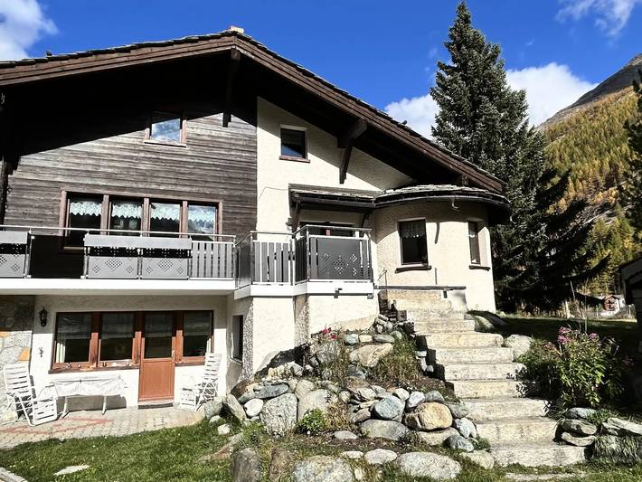 Ferienwohnung für 10 Personen, mit Balkon und Terrasse sowie Garten in Saas-Grund