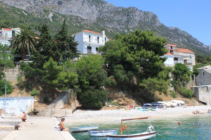 Ganze Wohnung, 2-Zimmer-Ferienwohnung am Strand Brist (Makarska) -a in Brist, Makarska Riviera