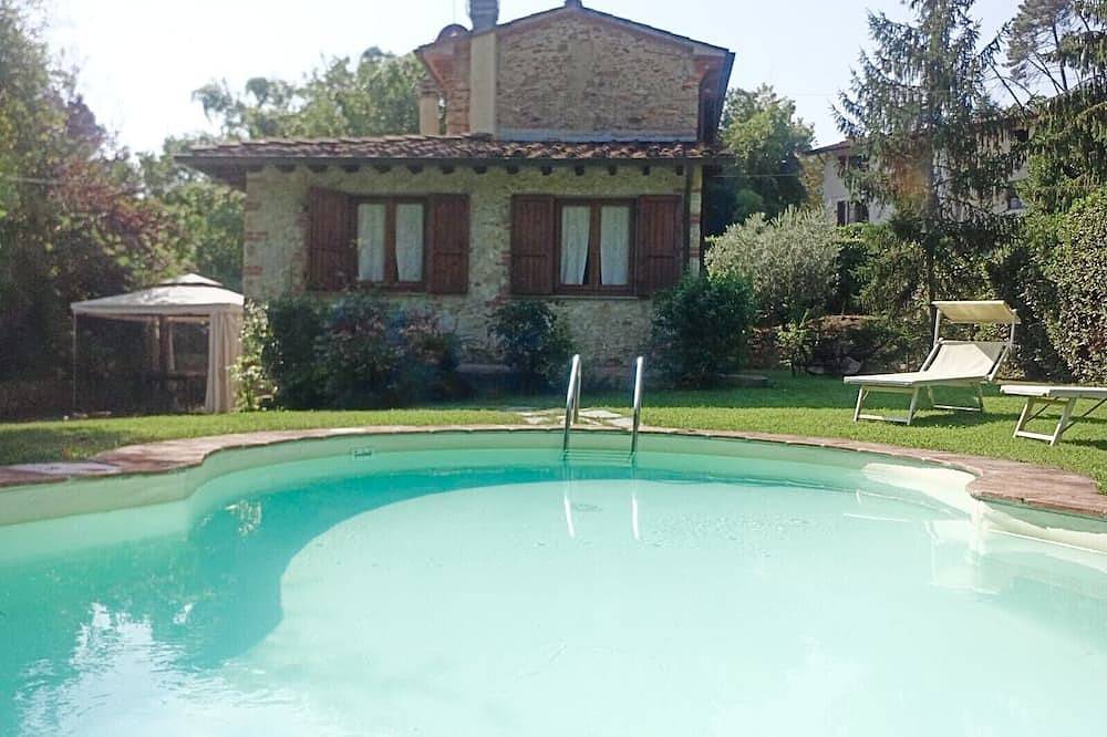 Hübsches Einfamilienhaus in der Landschaft von Camaiore\nlast-Minute-Rabatt 10 % in Camaiore, Italienische Riviera