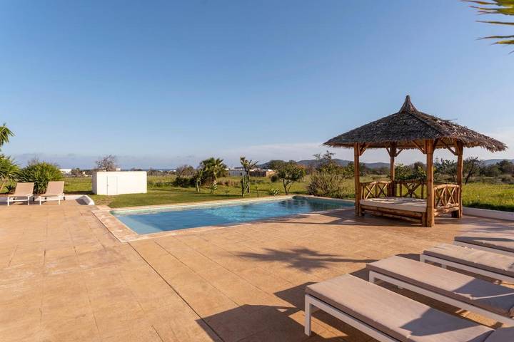 Chalet para 6 personas, con piscina y jardín además de terraza y vistas, Se admiten mascotas en Ibiza - 4