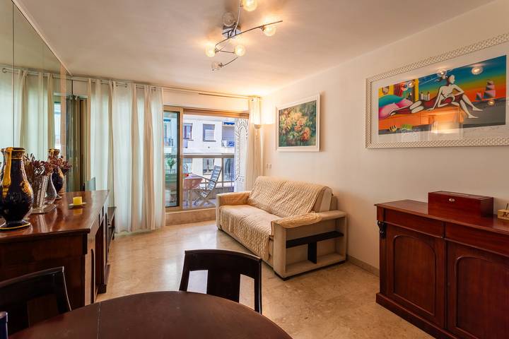 Gîte pour 3 personnes, avec terrasse dans Office De Tourisme Et Des Congres De Nice - 4