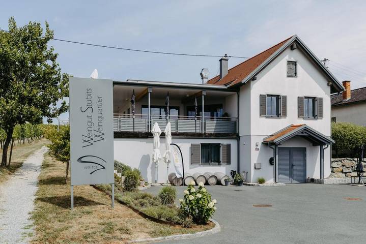 Ferienwohnung für 2 Personen, mit Terrasse und Garten sowie Ausblick