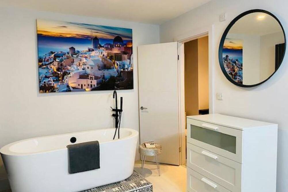 Superior-Suite-Baño en la habitacion-With Tv in Stoke-on-Trent, Midlands