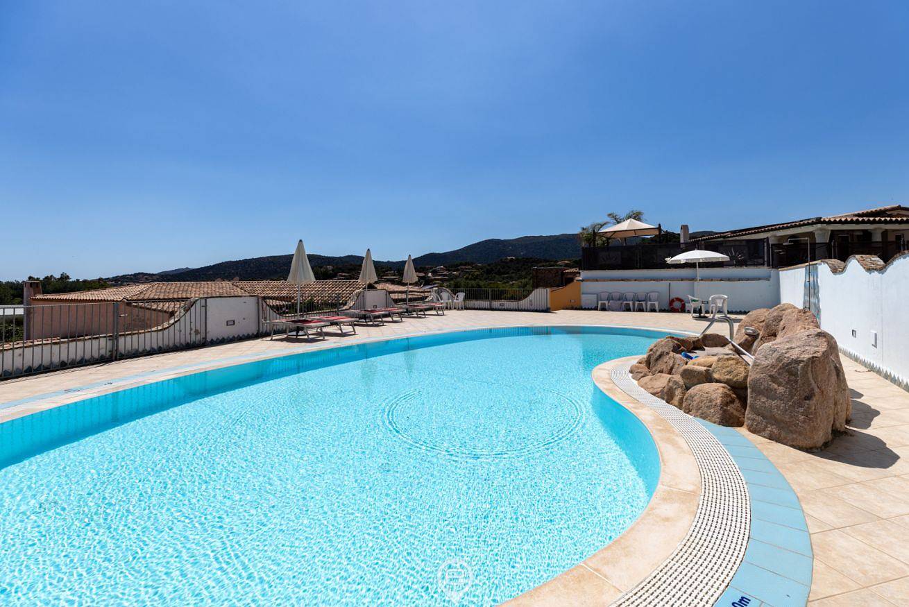 Ganze Wohnung, Ferienwohnung für 4 Personen mit Balkon/Terrasse in Chia, Domus De Maria