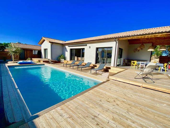Villa pour 10 personnes, avec Terrasse ainsi que Jardin et Piscine à Mimizan