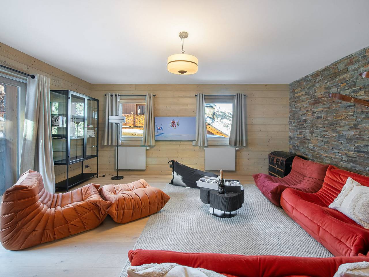 Entire apartment, Modern apartment for 8 guests in Méribel with parking in Les Allues, Les Trois Vallées