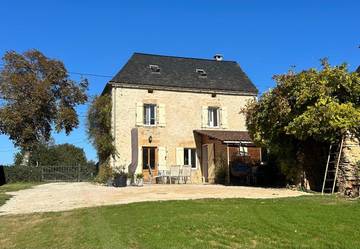 Location de vacances pour 6 personnes, avec vue et jardin, adapté aux familles à Sainte-Mondane