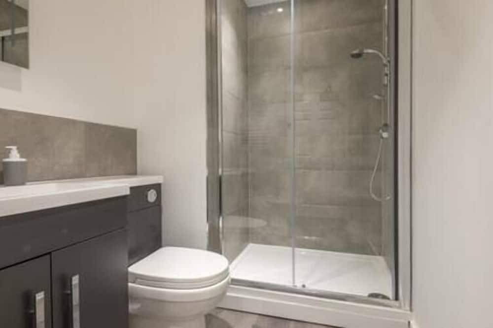 Entire apartment, Thornhill House in Wakefield, West Yorkshire