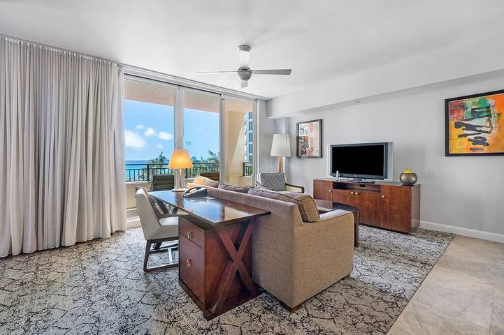 Hotel for 4 people, with sauna and hot tub in Singer Island