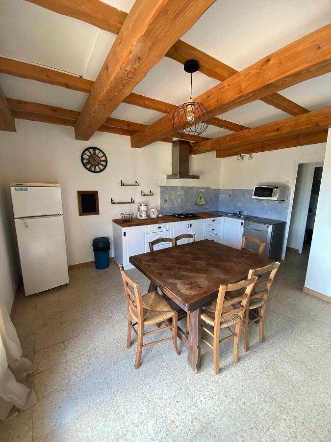 Location de vacances pour 6 personnes, avec jardin et piscine à Aureille - 3