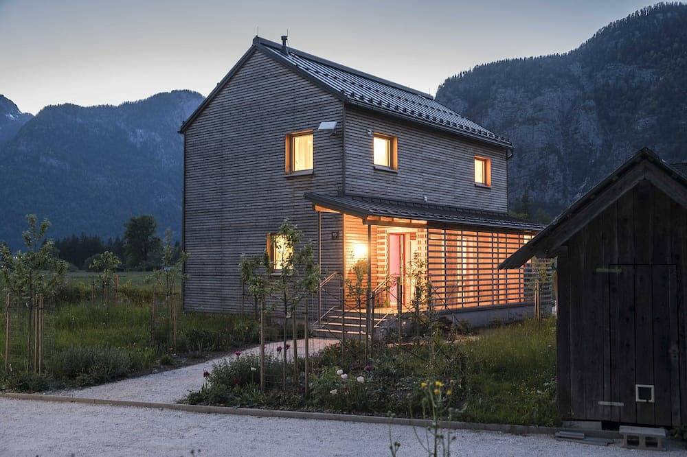 Ganze Wohnung, Neues Biohaus mit Seesicht in Dachsteingebirge, Obertraun