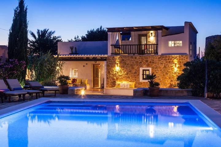 Villa 'El Palau De Can Sergent' con vistas a la montaña, Wi-Fi y aire acondicionado in San José (Ibiza), Sant Josep de sa Talaia