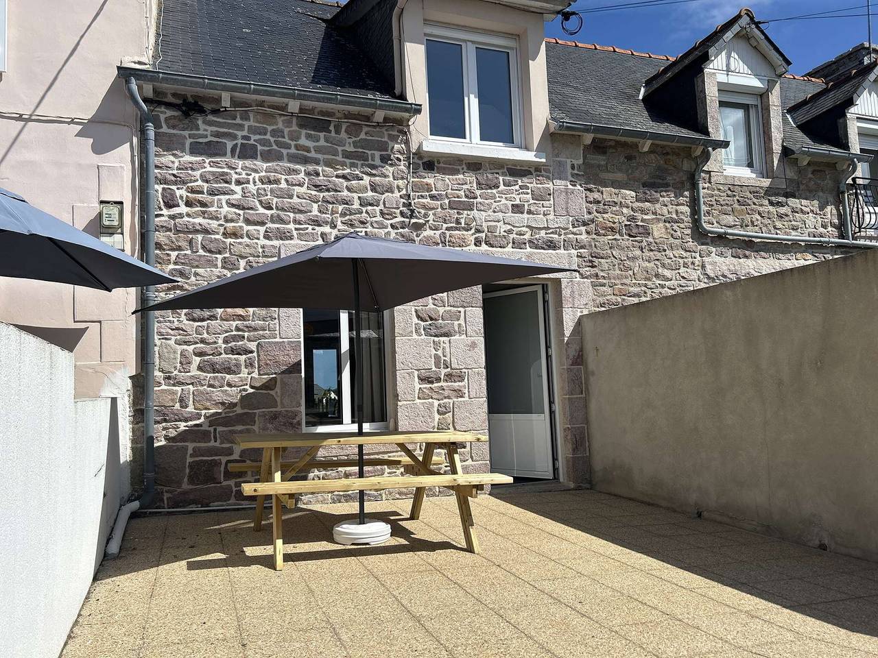 Appartement de vacances entier, 767 - Maison dans un lieu calme à 850m de la plage in Les Hospitaux (Erquy), Erquy