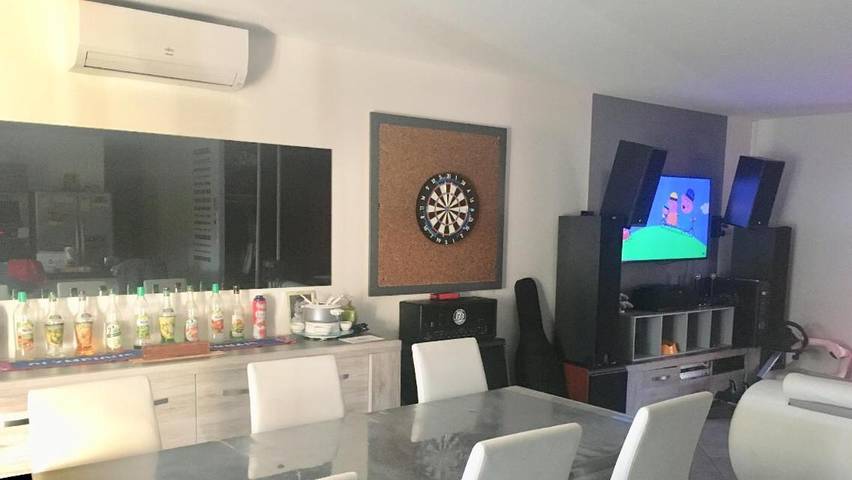 Location de vacances pour 8 personnes, avec Terrasse ainsi que Jardin et Piscine dans Beaurepaire - 4