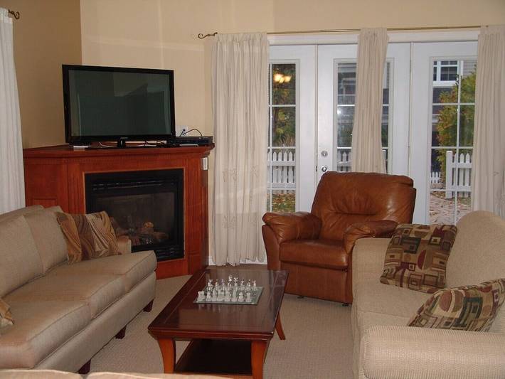 Gîte pour 6 personnes, avec jacuzzi ainsi que piscine et jardin à Bromont