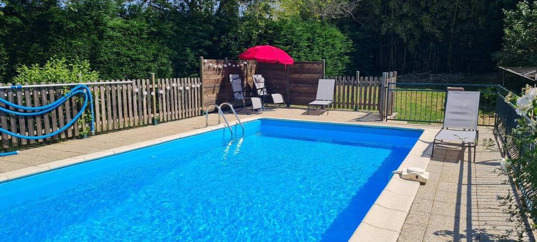 Location de vacances pour 4 personnes, avec piscine et jardin à Saint-Félix-de-Reillac-et-Mortemart - 2