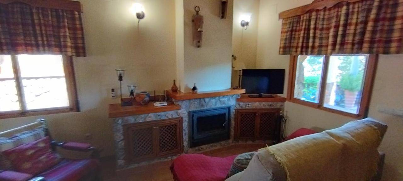 Three-Bedroom House in Riopar (rio Mundo), Riópar