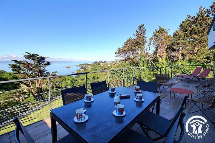 Gîte pour 5 personnes, avec terrasse et jardin dans Plage de Port-Mabo