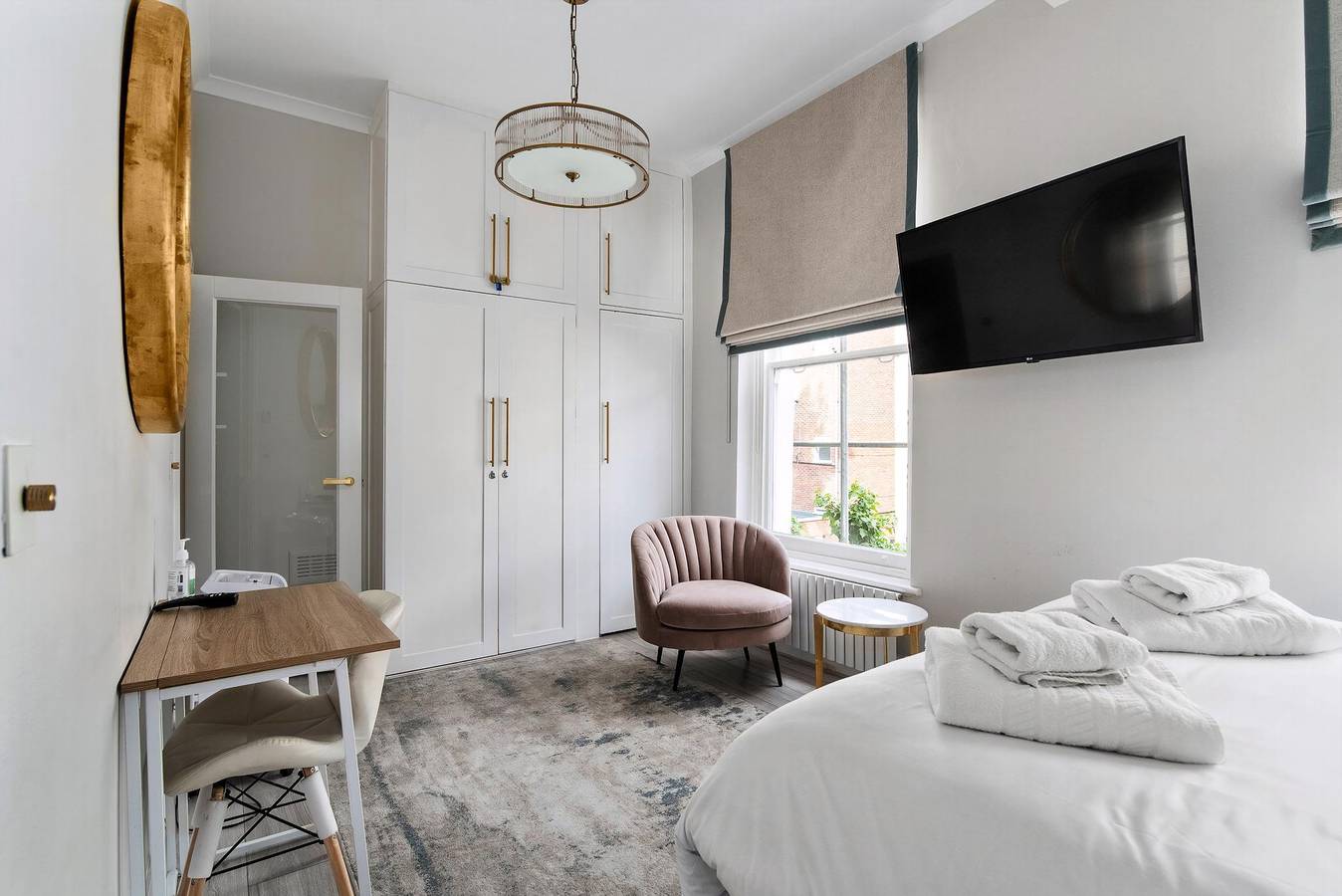 Entire studio, Guestready - Modern Studio | Kensington Gem in Hammersmith and Fulham, London