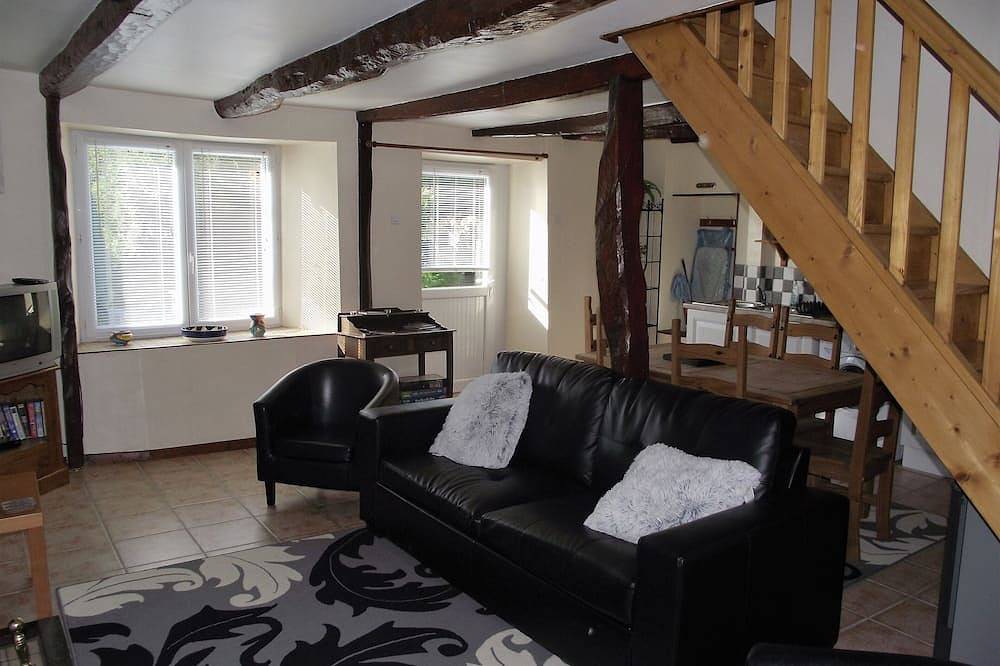Parfait pour les couples à la recherche d'un séjour paisible ou comme base maison de chasse. in Merléac, Cotes-d'Armor