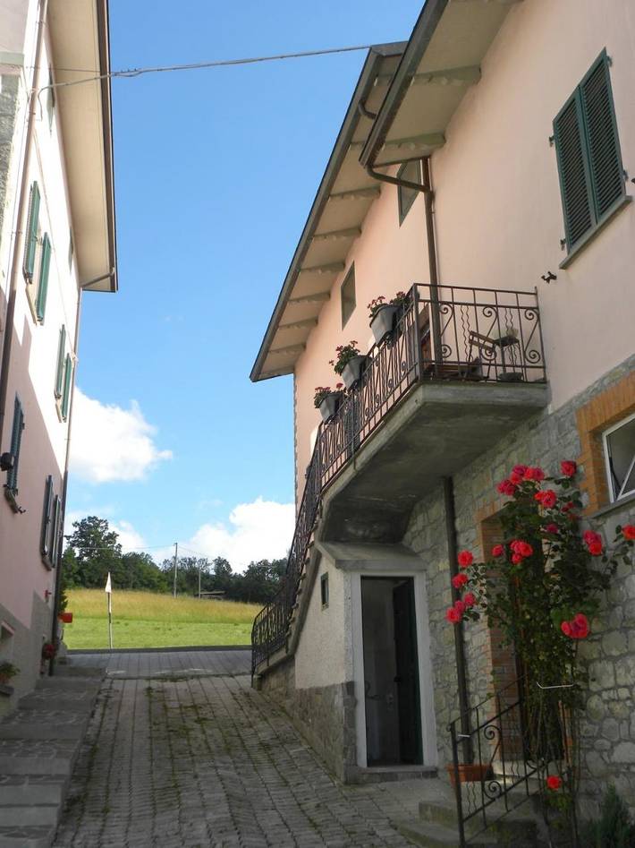 Location de vacances pour 5 personnes, avec jardin et vue à Albareto