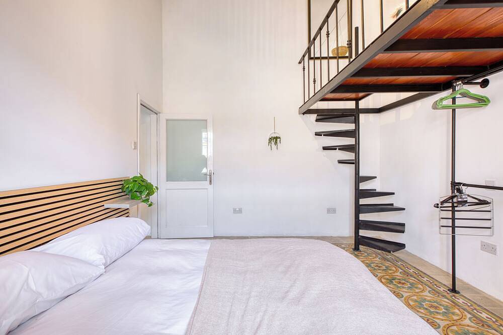 Ganze Wohnung, Stylish Sliema apt with rooftop, sea & Valletta views – central yet peaceful. in Tas-Sliema, Insel Malta