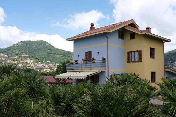 Chambre d’hôte pour 3 personnes, avec jardin et vue, animaux acceptés à Agerola - 2