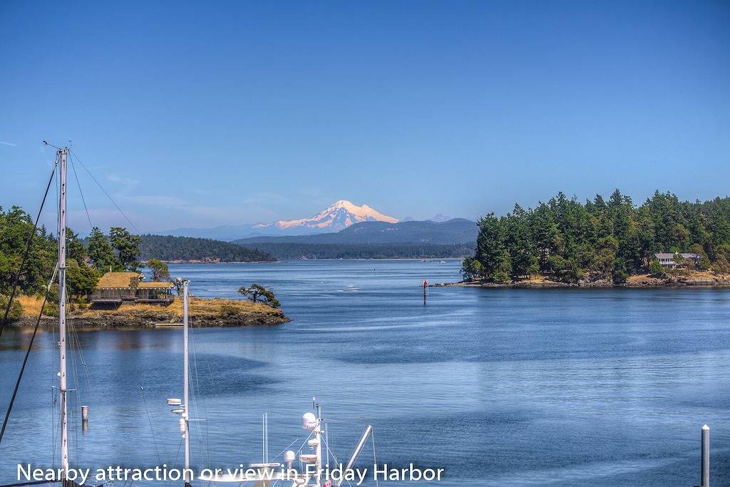 Ganze Wohnung, Harbor View Condo im Herzen von Friday Harbor! - (Blue Water Suite) in Friday Harbor, San Juan Island