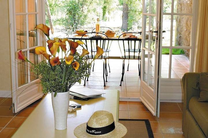 Location de vacances pour 4 personnes, avec Balcon/Terrasse et Jacuzzi ainsi que Terrasse et Jardin dans Domaine de Fayence - 4