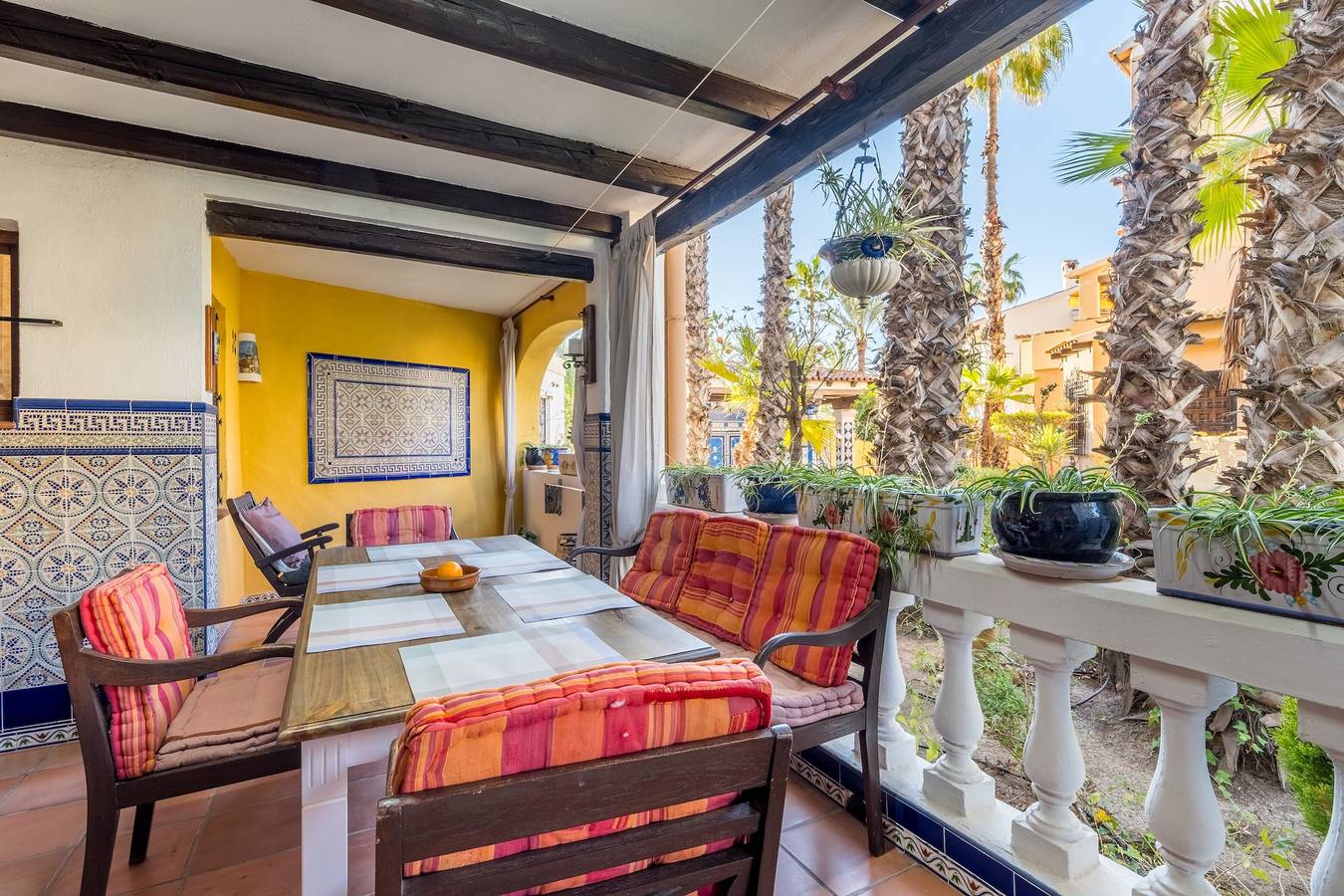 Apartamento entero, Apartamento 'Aldea Del Mar' con piscina privada, Wi-Fi y aire acondicionado in Las Calas, Torrevieja