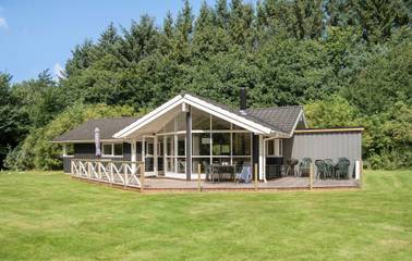 Ferienhaus für 6 Personen, mit Whirlpool und Garten sowie Terrasse und Sauna in Nordjütland