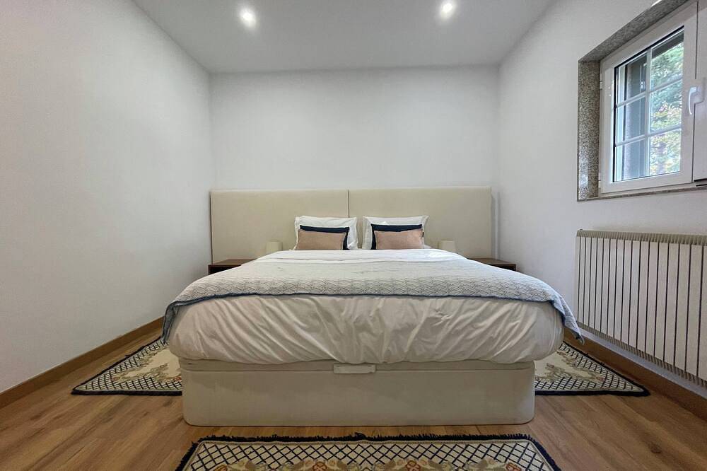 Serene 4-bedroom house with Ac and Wifi in Chaves in Chaves, Vila Real Distrikt