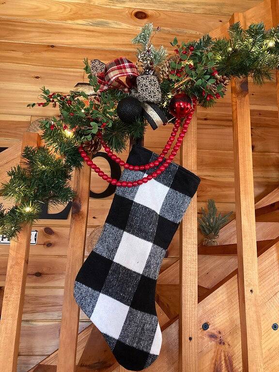 Secluded Cabin on 70 acres private land, ping pong table, Red River Gorge, Ky in Daniel Boone National Forest