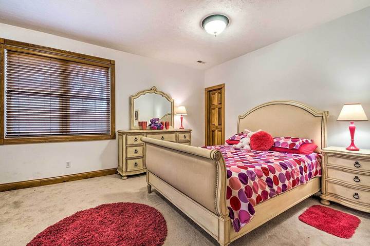 Vacation rental for 15 people, with yard in Lake Cumberland