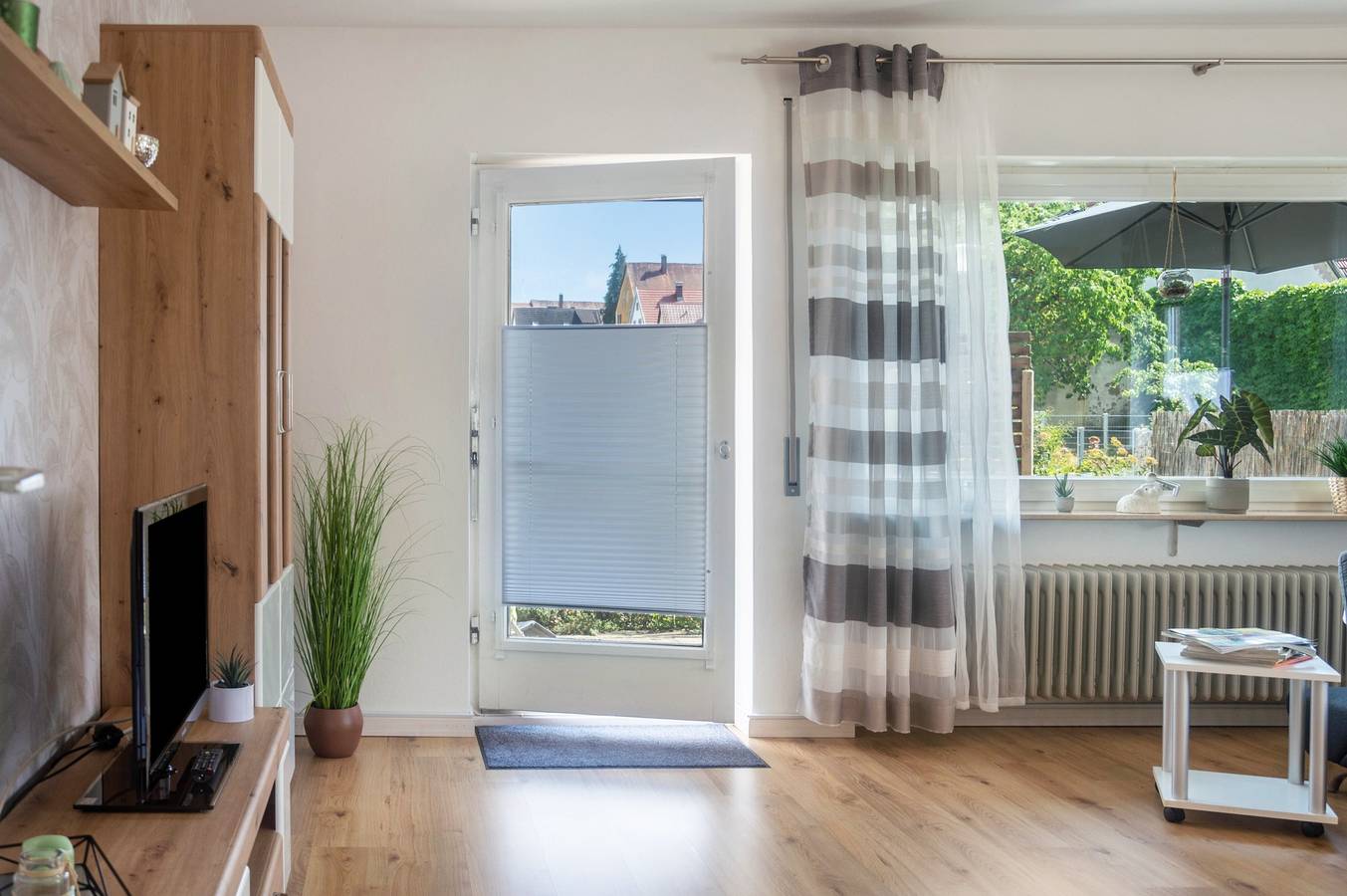 Ganze Wohnung, Apartment „Dorfliebe“ mit privater Terrasse und eigenem Garten in Gerolfingen, Romantische Straße