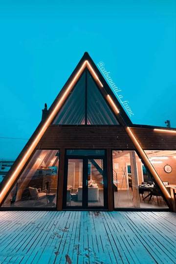 Gîte pour 8 personnes, avec terrasse ainsi que vue et jardin dans Mărișel