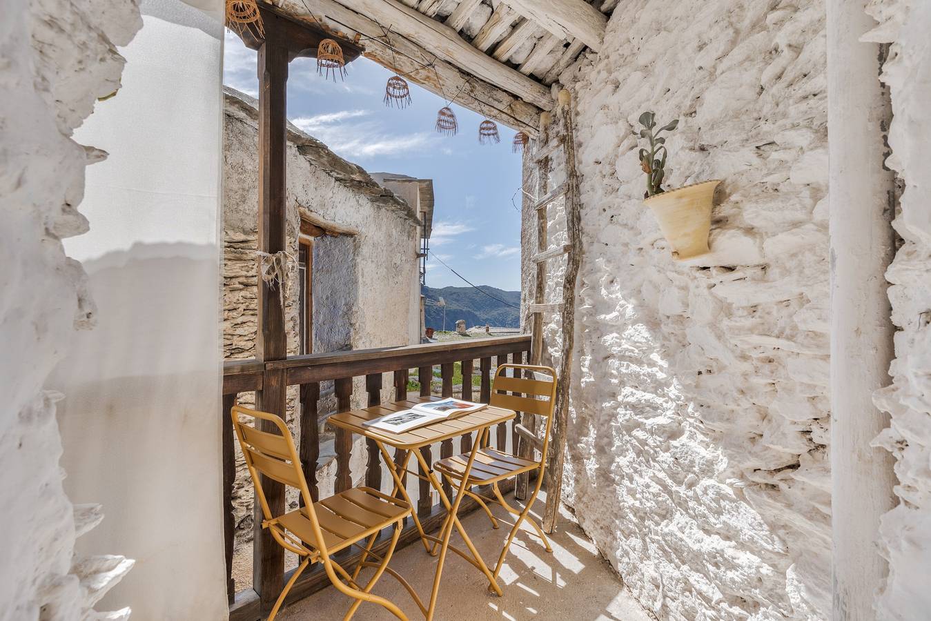 Country House 'Santuario Atalbéitaca Five Senses' with Mountain View, Private Terrace and Wi-Fi in Atalbeitar, La Taha