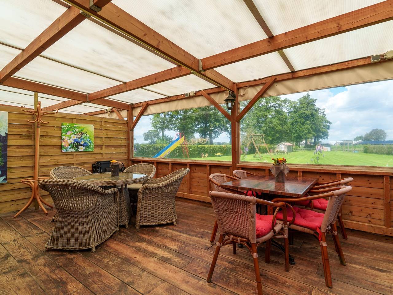 Heerlijk nieuw huis met grote tuin en serre in Hellendoorn, Sallandse Heuvelrug