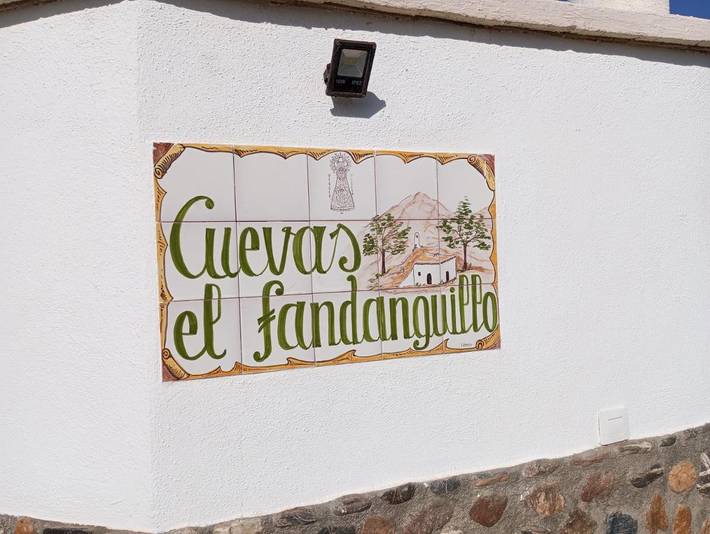 Casa de vacaciones para 8 personas, con vistas y terraza además de jardín y piscina en Comarca de Baza - 3