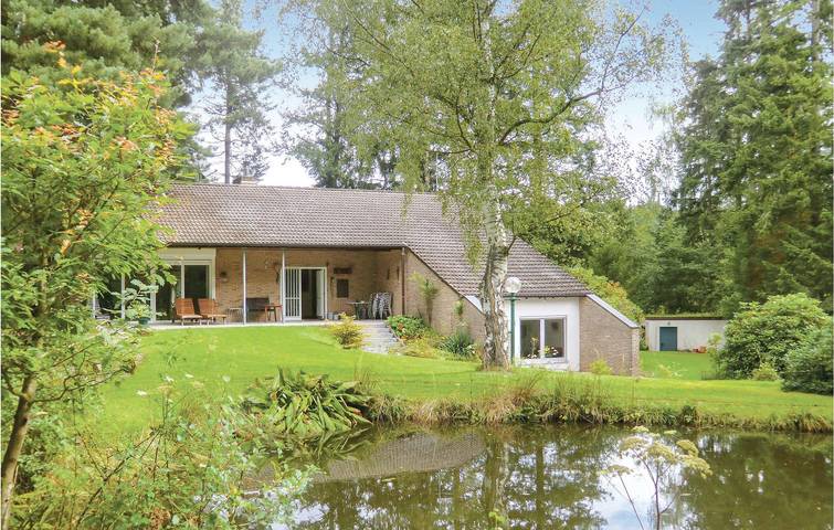 Ferienhaus für 8 Personen, mit Terrasse und Garten in Euskirchen