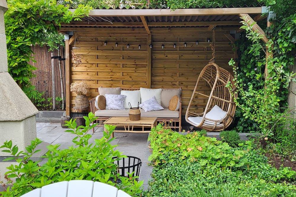 Spacious house with sunny garden, covered terrace and A'dam in 30 min in Heiloo, Alkmaar & Surroundings