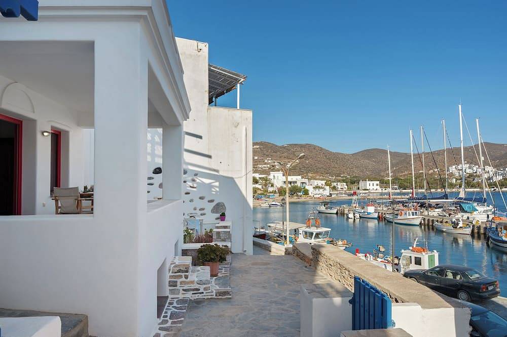 Entire apartment, Apartment 'Nicolas House 2' with Sea View, Private Terrace and Air Conditioning in Amorgos