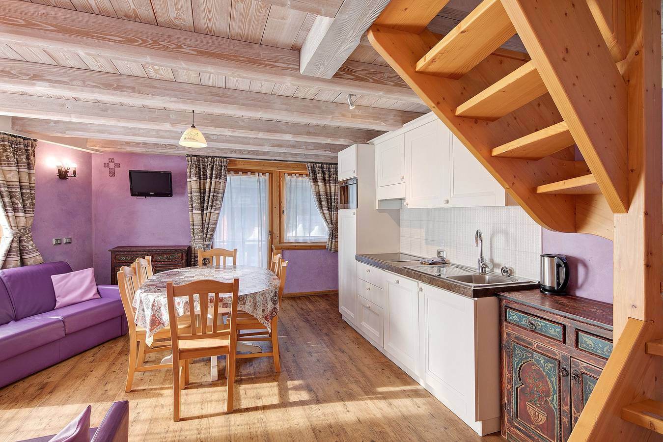 Appartement entier, Appartement 'Chalet Picchio Quadrilocale' avec vue sur les montagnes, balcon et Wi-Fi in Livigno (Town), Livigno