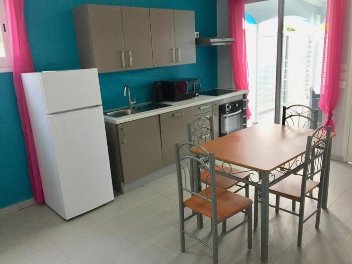 Gîte pour 6 personnes, avec terrasse et piscine à Le Moule - 4