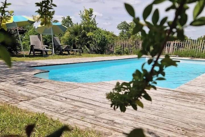 Maison de vacances pour 8 personnes, avec jardin ainsi que terrasse et piscine à Ribérac
