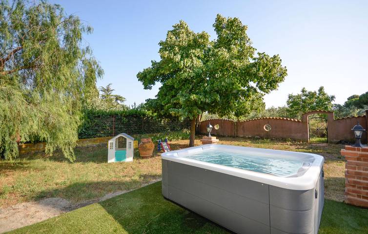 Acogedor apartamento con aparcamiento, jardín y vistas al río in Campiglia Marittima, Costa Etrusca